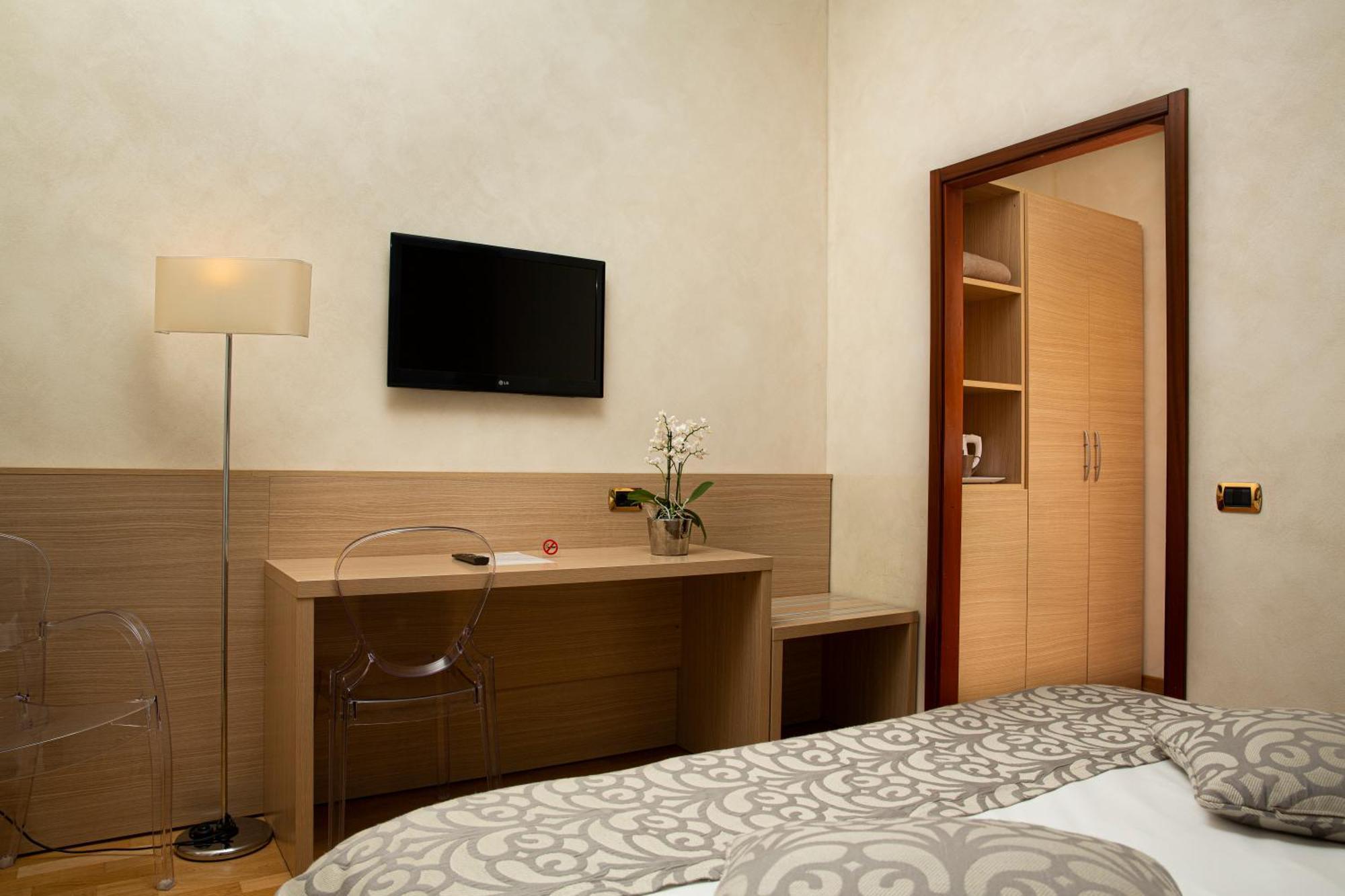 Hotel Elisa &