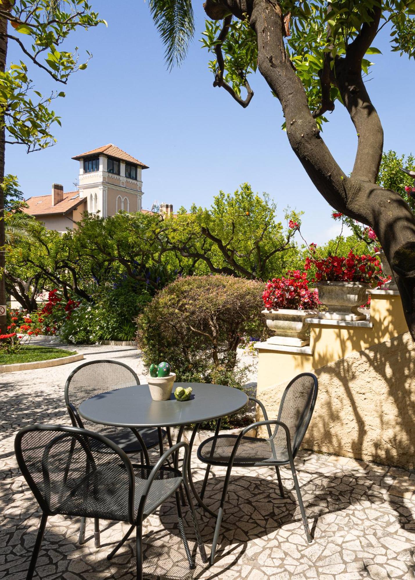 Elisa & Hotel 3*