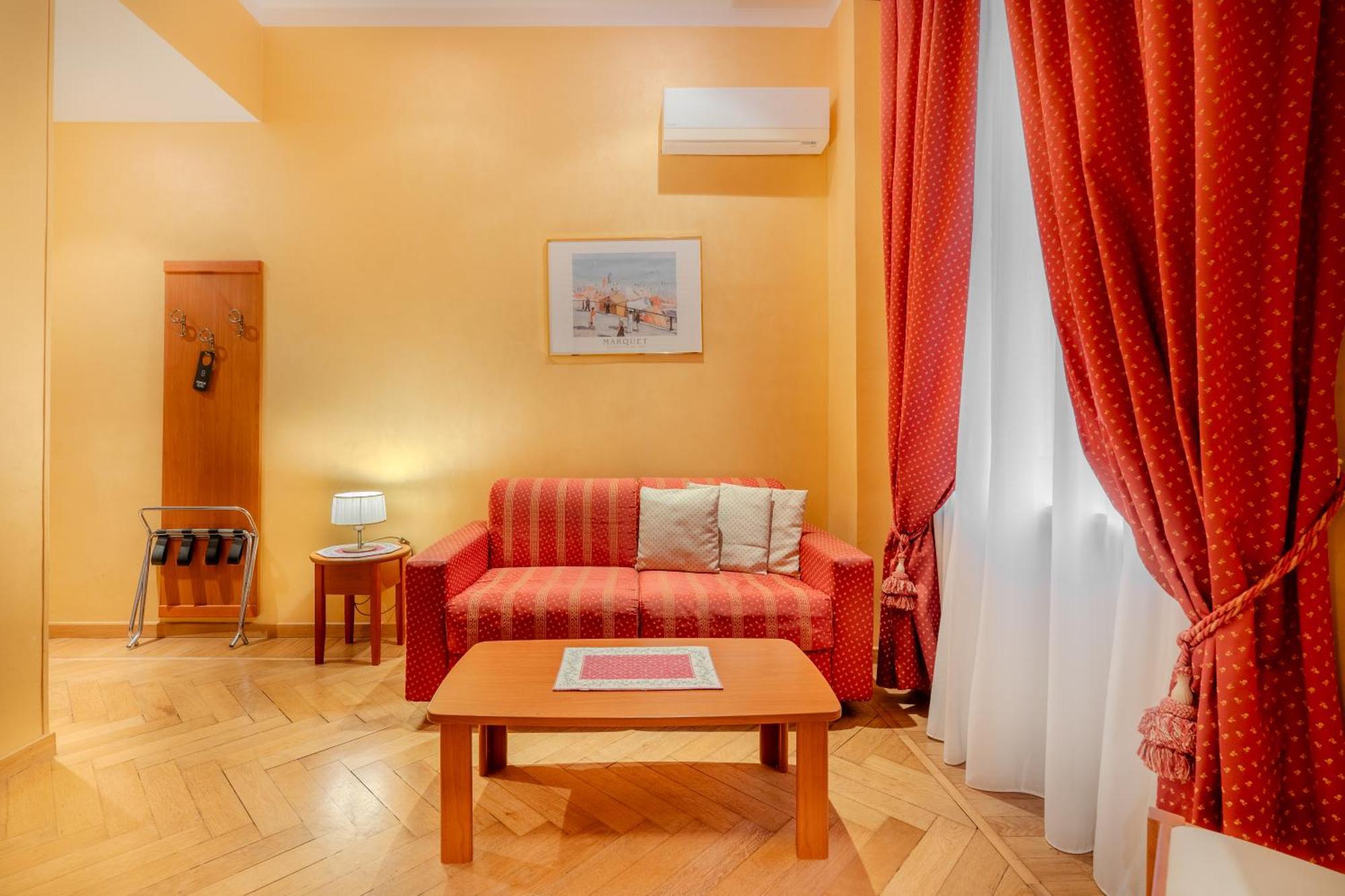 Elisa & 3* Bordighera